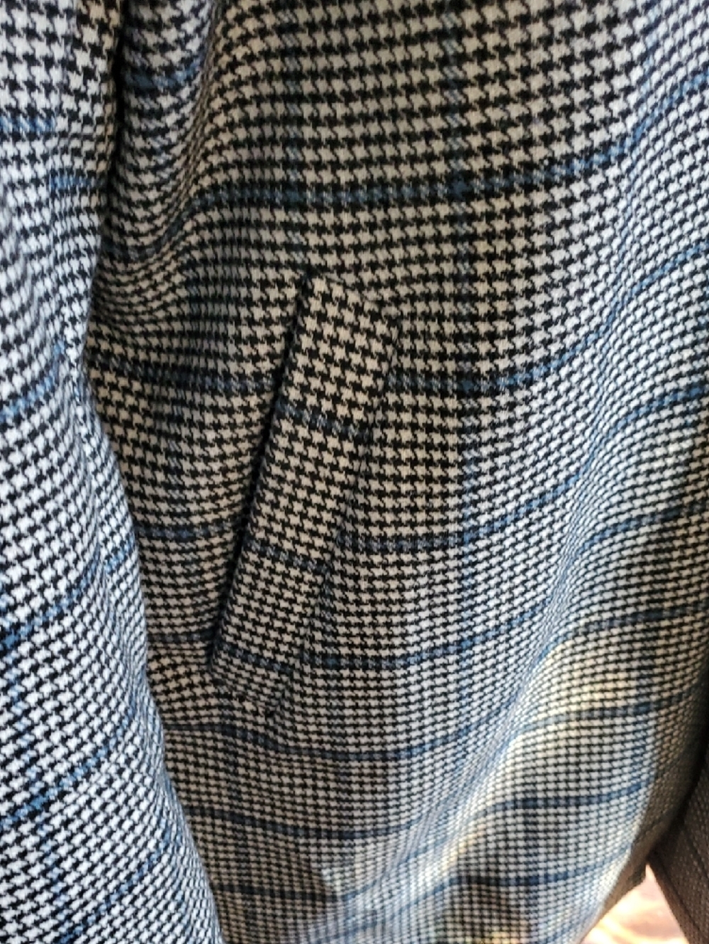 Old Navy Black and White Plaid Men's Coat - Picture 8 of 15